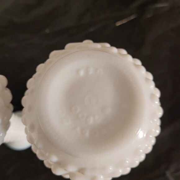 5 piece vtg milk glass vases tall and short 3 different sizes - Picture 12 of 16